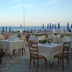 Le Najadi Hotel 3*